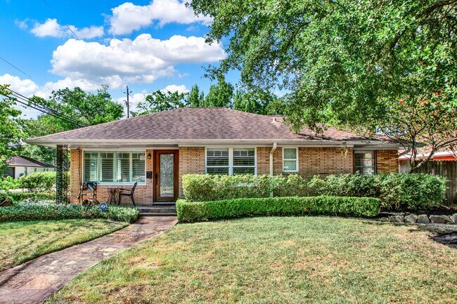 Photo - 2003 Viking Dr