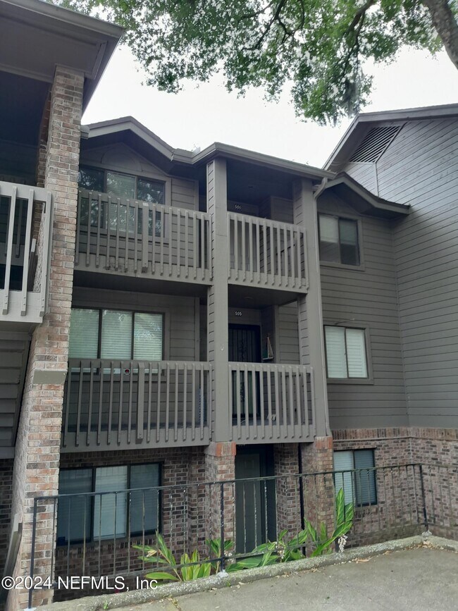 1909 University Blvd S  