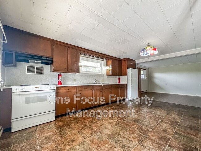 Building Photo - 935 E. Second Street Unit G Rental