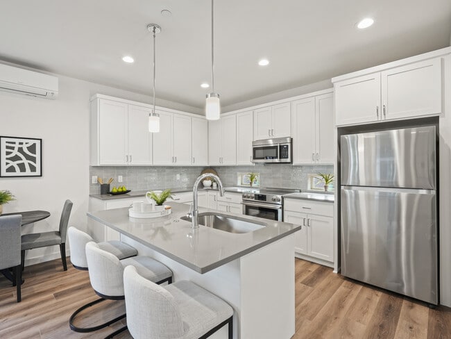 Photo - 21SHR - 21st & Sherrett