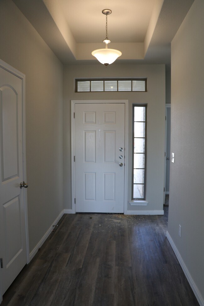 Photo - 612 Parkfield Ln