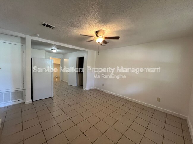 Photo - 2601 W Belmont St