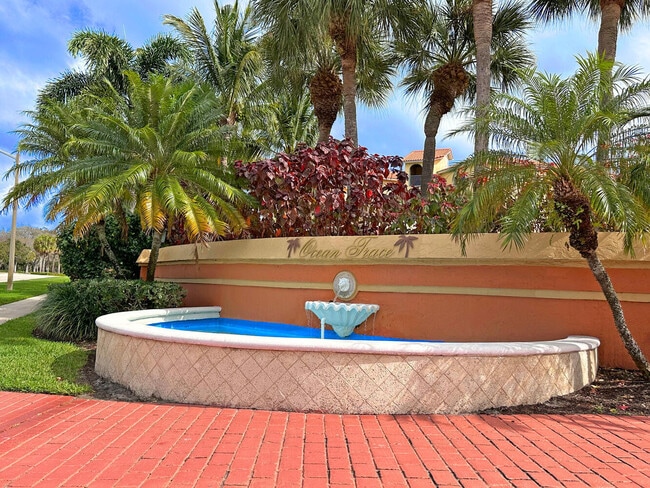 Photo - 200 Uno Lago Dr Unit 201