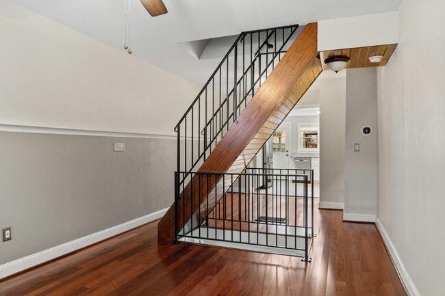 Photo - 1524 E Clement St