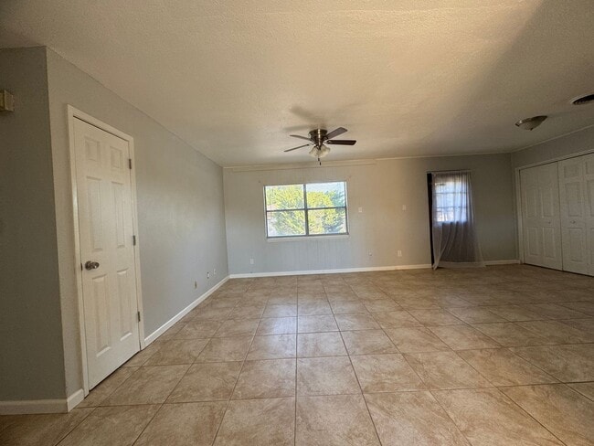 Photo - 1211 Harvard Dr