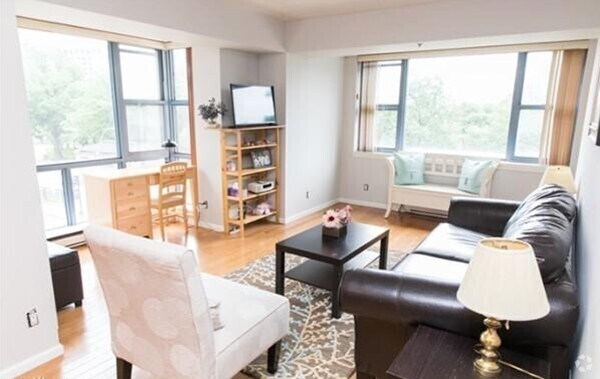 Building Photo - 170 Tremont St Unit 404 Rental