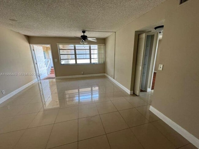 Photo - 1030 Twin Lakes Dr Unit 21 H