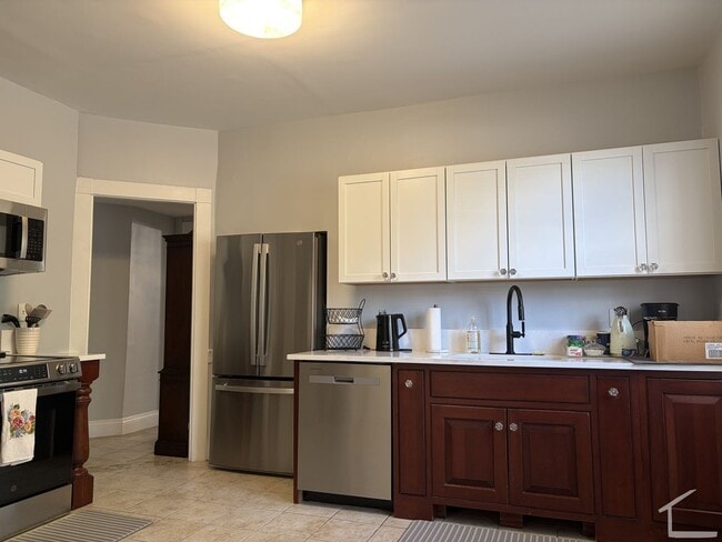 Photo - 92 Mt Auburn St