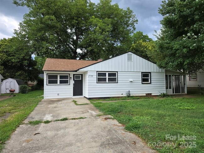 Photo - 2720 Englehardt St