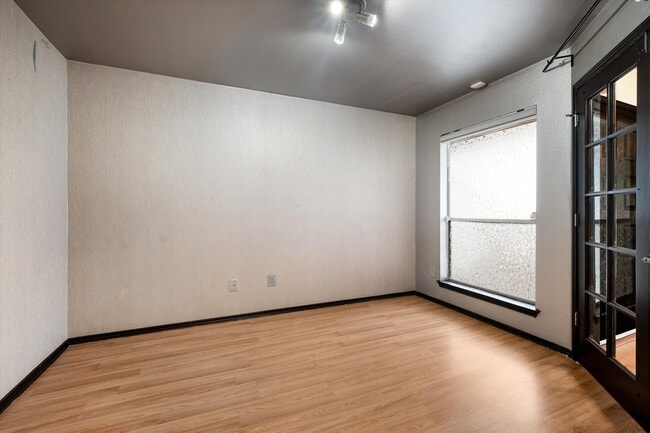 Photo - 4107 Medical Dr