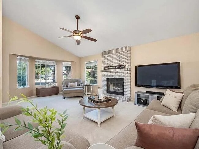 Photo - 178 N Magnolia Ave