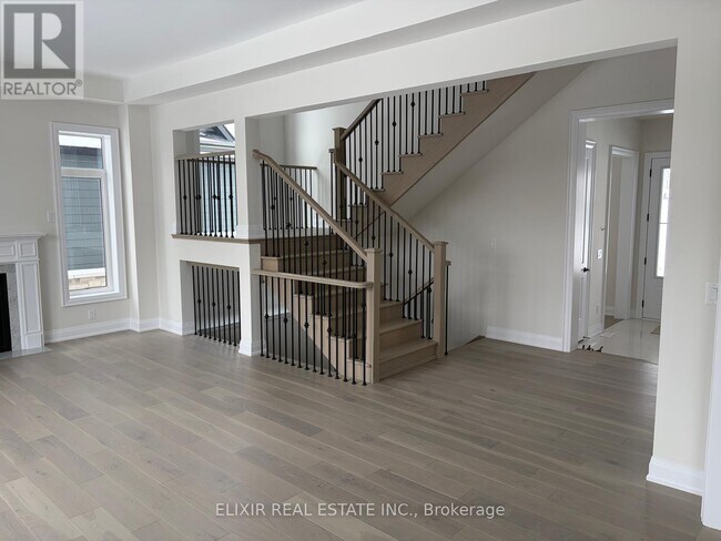 Photo - 92 Pearsall Pl