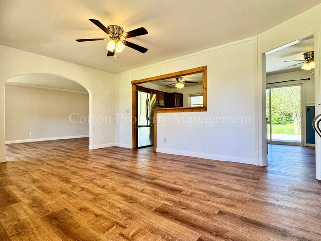Photo - 101 Hyacinth Ave