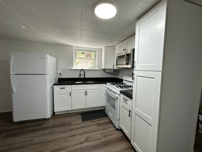 Photo - 4904 N Austin Ave Unit Garden