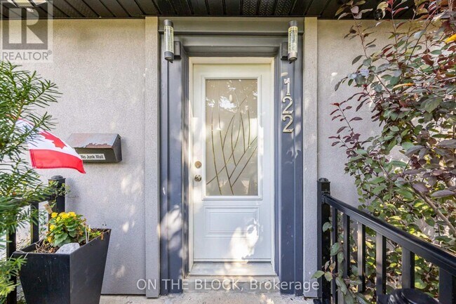 122 Allenby Ave