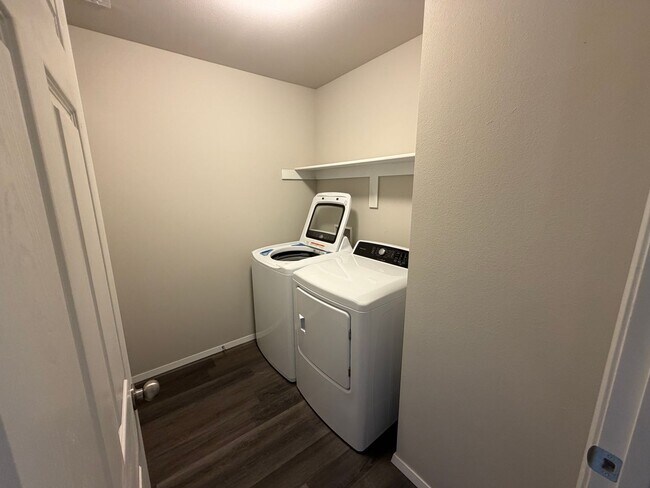 Photo - 3 bedroom 2 1/2 bath house with 2 car garage.