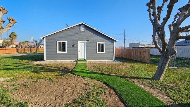 Newly Updated 3 Bd 1 Ba Wasco Home - Newly Updated 3 Bd 1 Ba Wasco Home