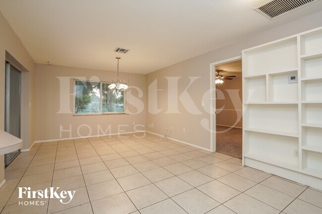 Photo - 1931 SE 10th Pl