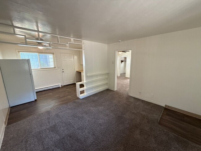 Photo - 233 Kearney St S