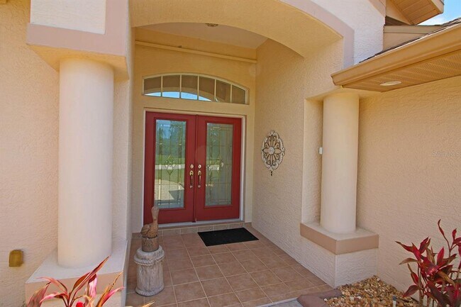 Photo - 811 Rotonda Cir