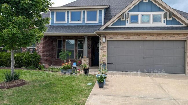 Photo - 1261 Hope St