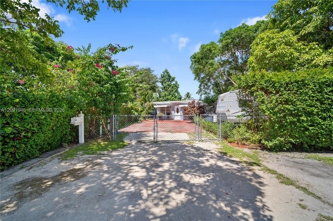 1741 NE 178th St Unidad B