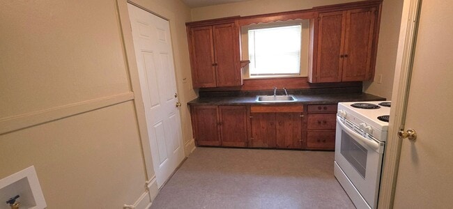 Photo - 2 Bedroom 1 Bathroom home;  $725!