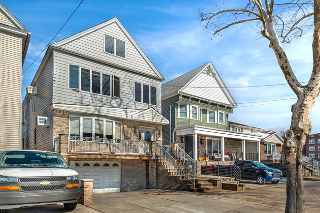 Building Photo - 55 W 5th St Unit 2