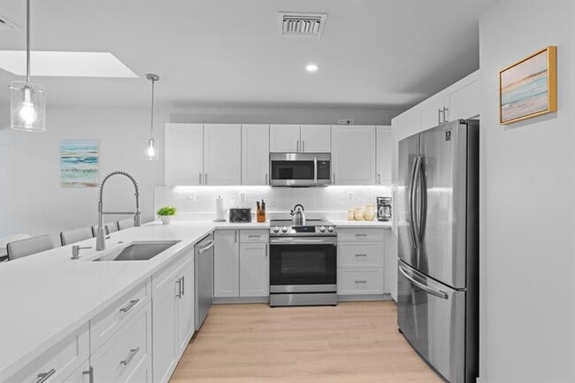 Photo - 1814 SE 7th St Unit 1814