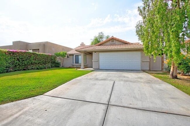 78615 Bottlebrush Dr