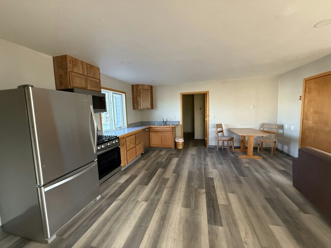 Photo - 211 Bank St Unit 1