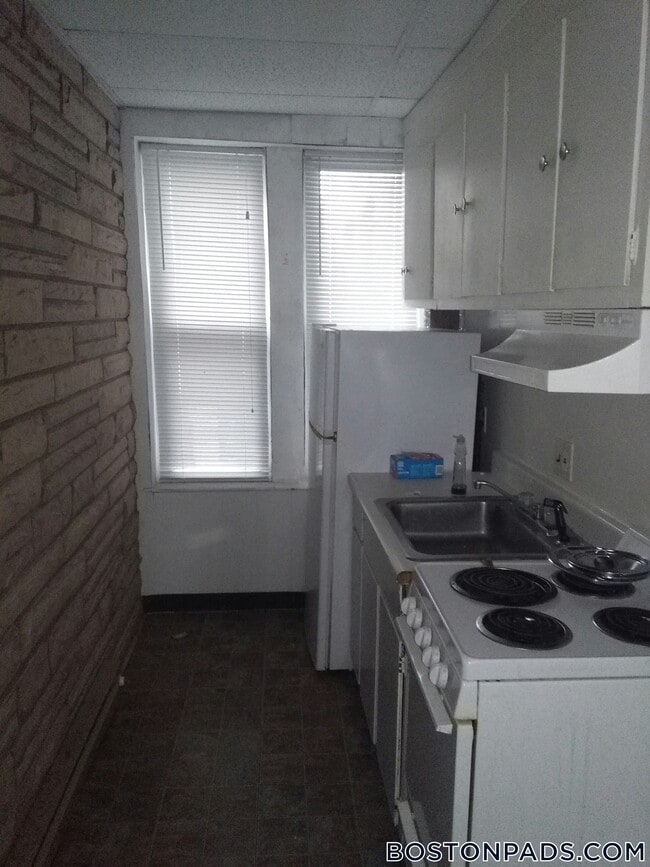 Photo - 199 Strathmore Rd Unit 6