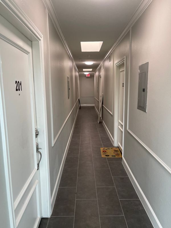 3101 Commerce St Unit 201