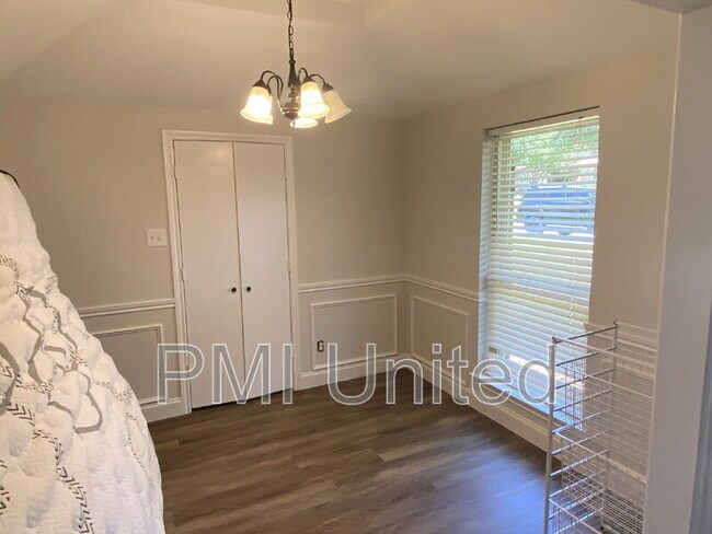 Photo - 1902 Camellia St
