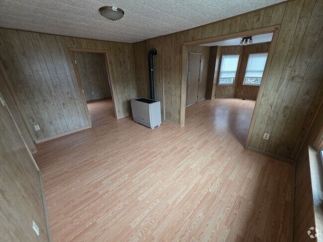 Building Photo - 3 Bedroom Apartment - Saugerties Unit 2