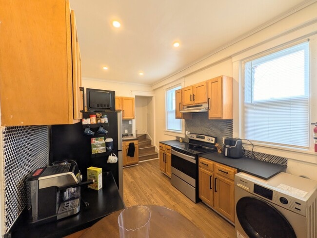 Photo - 36 E Centre St Unit 1 bedroom
