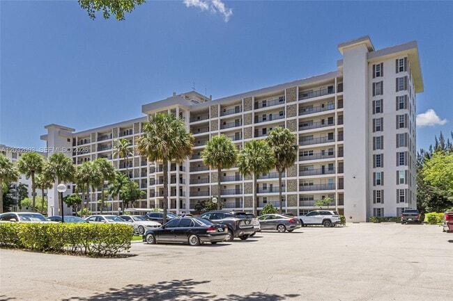 Photo - 3150 N Palm Aire Dr Unit 705