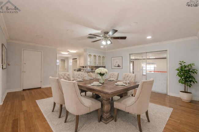 Photo - 2725 Devon Rd