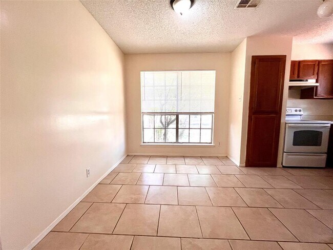 Photo - 2802 Aftonshire Wy