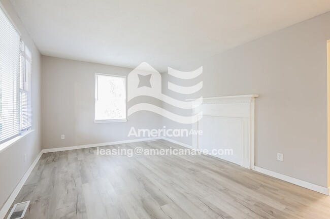 Photo - 702 E Orr St