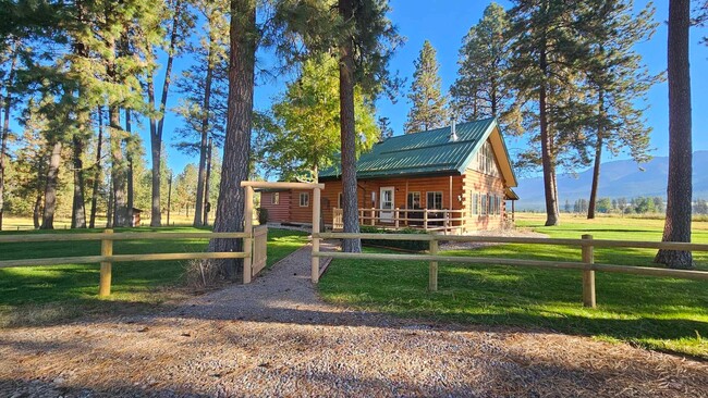Building Photo - Beautiful cabin with privacy fully furnished Rental