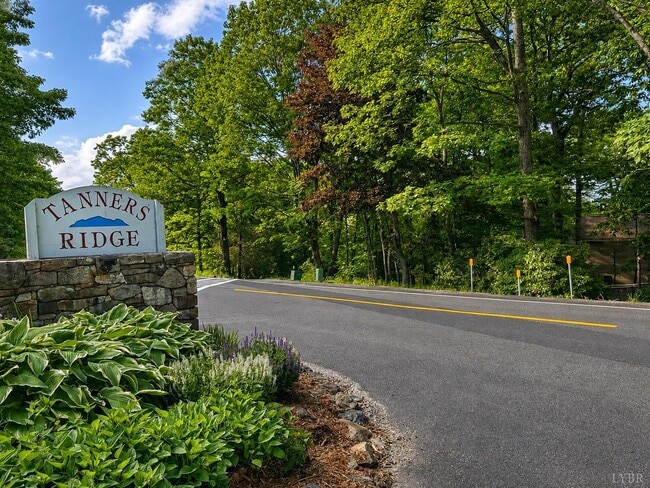 Photo - 2213 Tanners Ridge