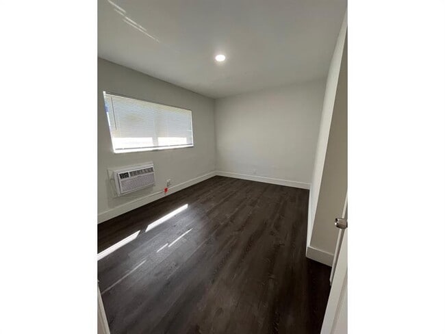 Photo - 2300 NW 6th St Unit 3