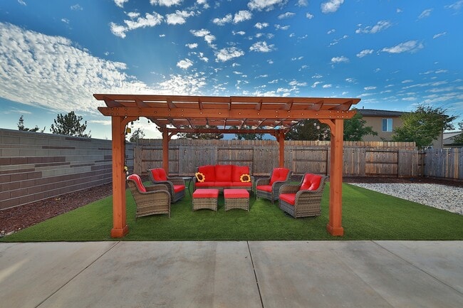 Photo - 2001 Skipping Stone Wy