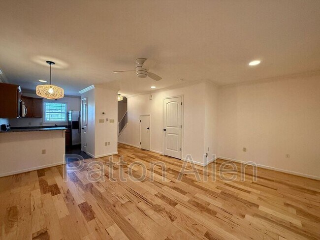 15 Lees Creek Rd Unit J