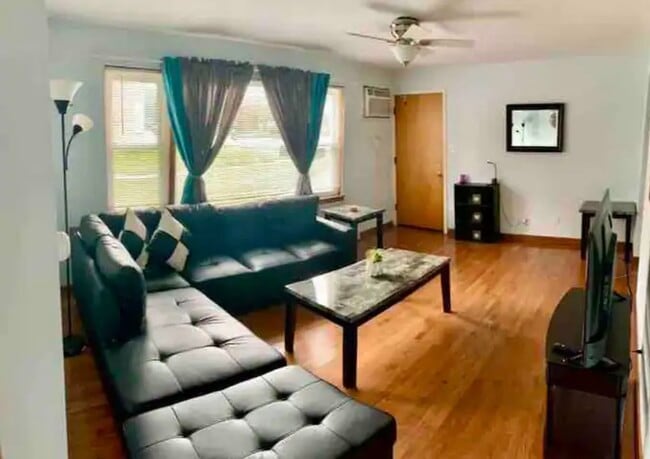 Building Photo - 4423 Eberly Ave Unit 1A