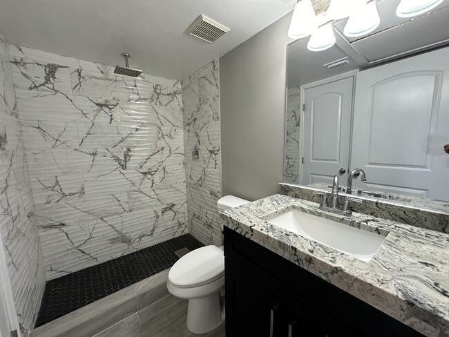 Photo - 2871 N Oakland Forest Dr