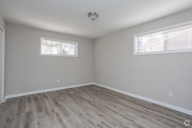 3BR, 1BA - 1.175SF