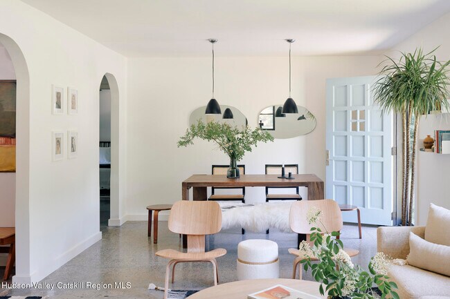 Photo - 35 Race Track Rd