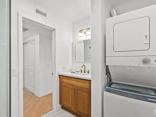 Building Photo - 4710 Park Granada Unit 11